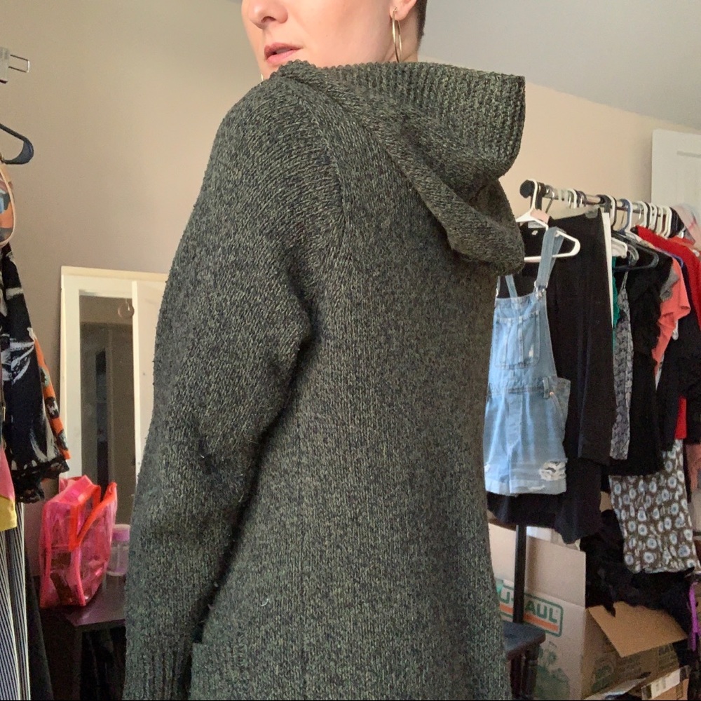 Robe Sweater - Picture 3 of 5